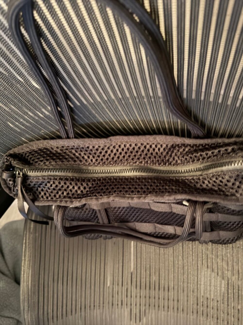 NIKE Mesh Black Tote Bag Webbing Double Shoulder Strap - Picture 3 of 7